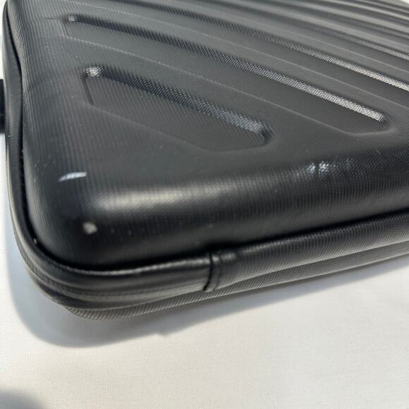 Thule Laptop Case Gauntlet Attache Hard Shell Black Fits Up to 14” MacBook Pro - Picture 6 of 16